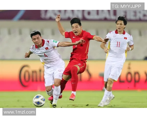 2013年中国足球队与新加坡队的精彩对决回顾与分析